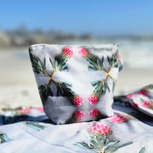Load image into Gallery viewer, Protea Travel Bag
