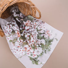 Load image into Gallery viewer, Gift Box - Tray Cloth &amp; Scent Sachet - Snow bush
